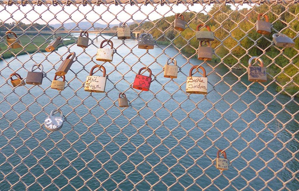 Piscine coque Rhône