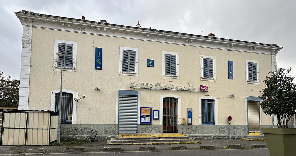 Piscine coque Ris-Orangis