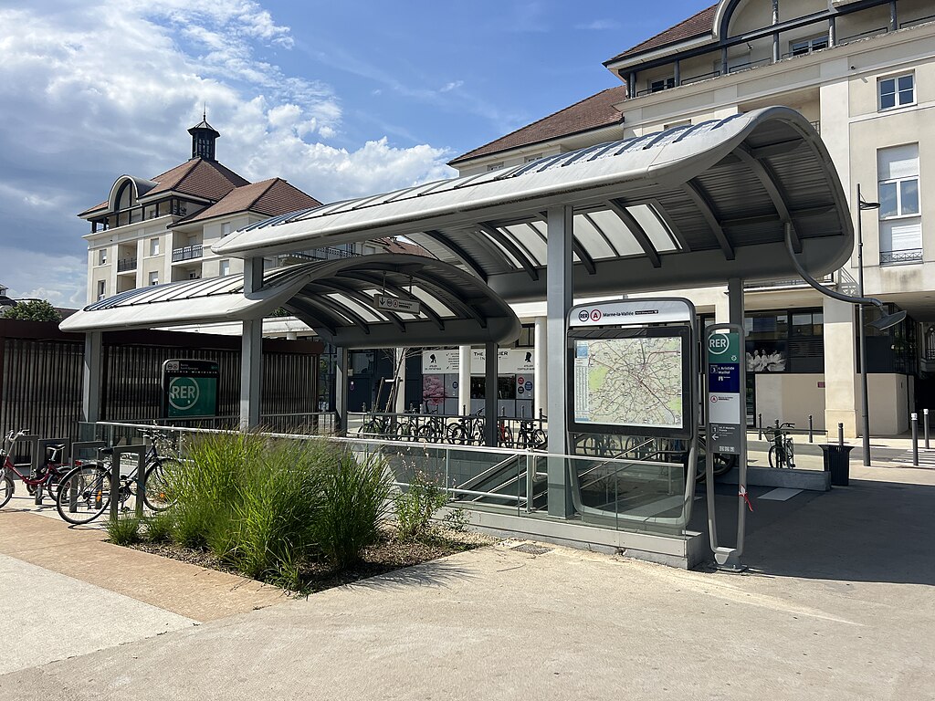 Piscine coque Bussy-Saint-Georges
