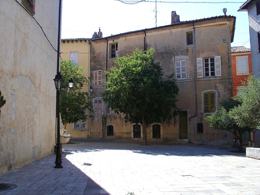 Piscine coque Brignoles